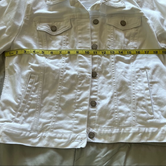 EUC White Banana Republic Jean Jacket in size Medium - Picture 12 of 14